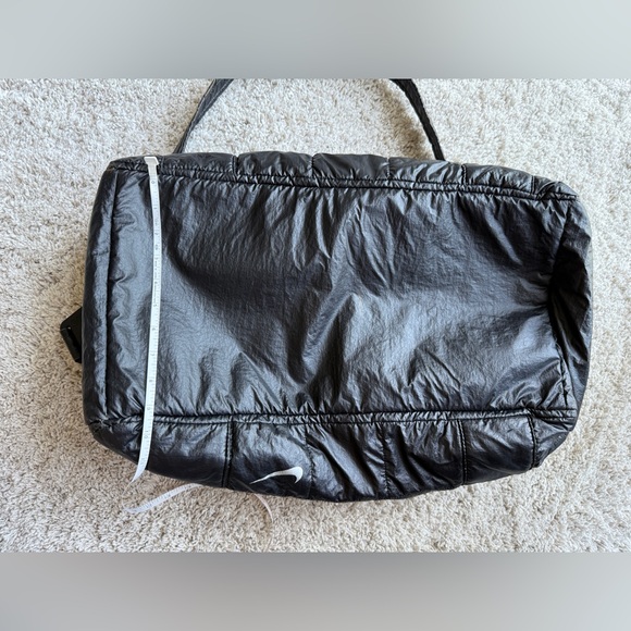 Nike Black Puff Gym Bag with Neon Reddish Orange Interior - Picture 16 of 16